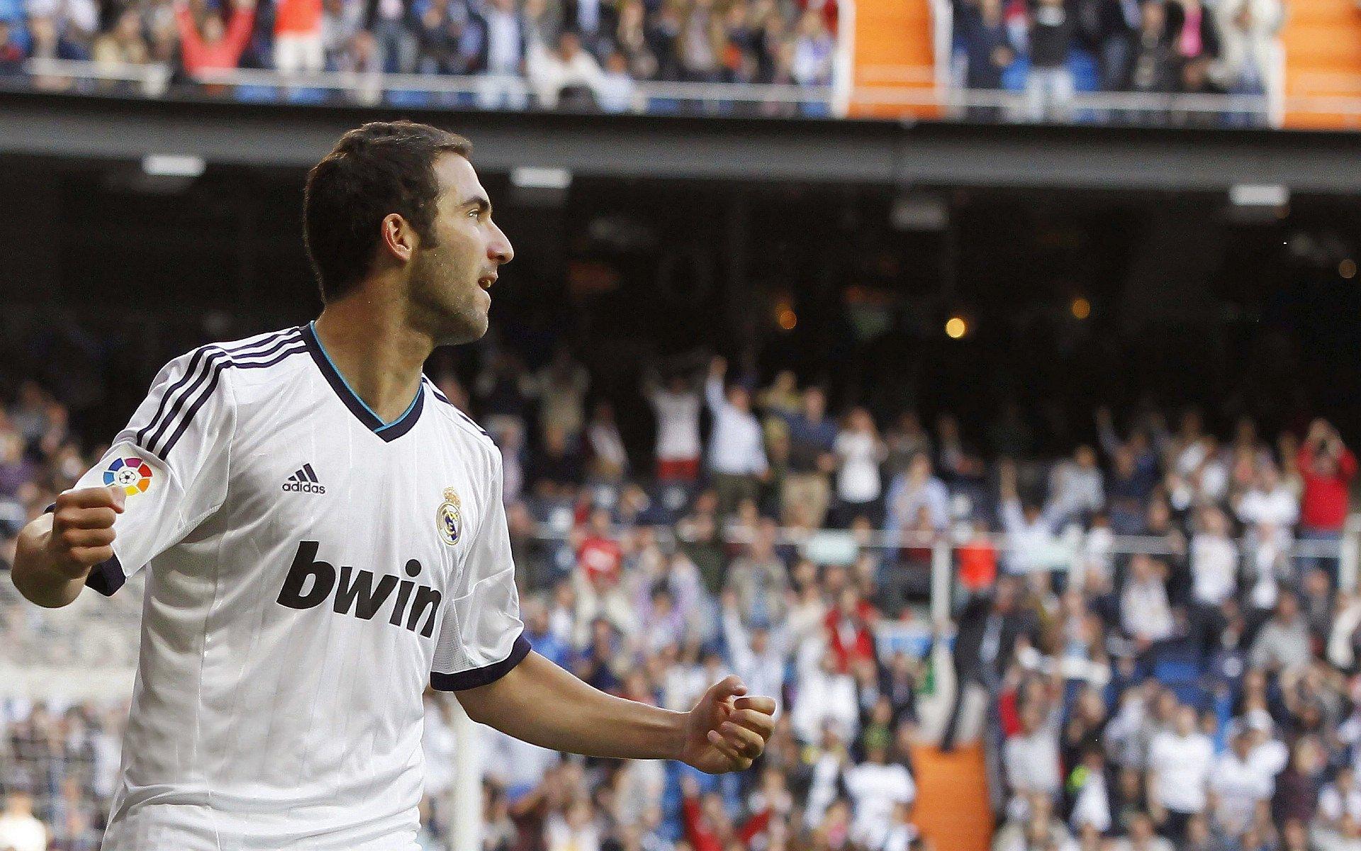 曼联中场突遭伤病打击，梅努与B费同时受伤，或将影响一月租借计划